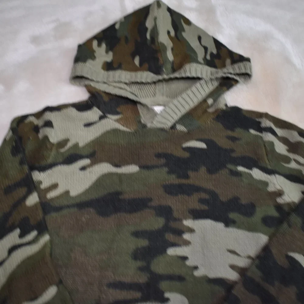 Boys Camo Hooded Sweater Size 5/6 Long Sleeve Knit Green Black